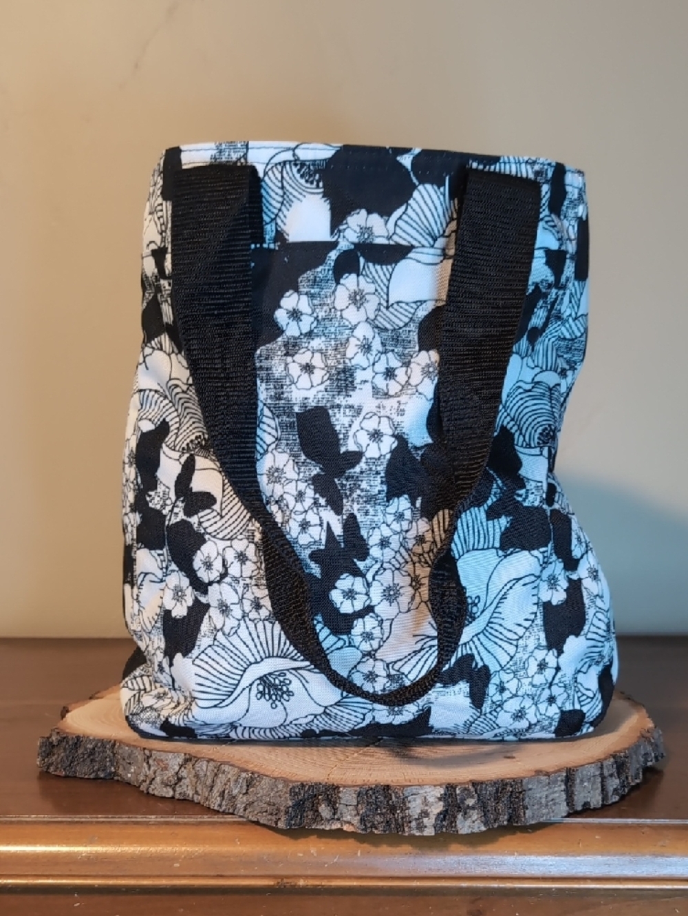 JanSport  Lunch Sack Black & White Floral Tote Bag - Picture 6 of 12